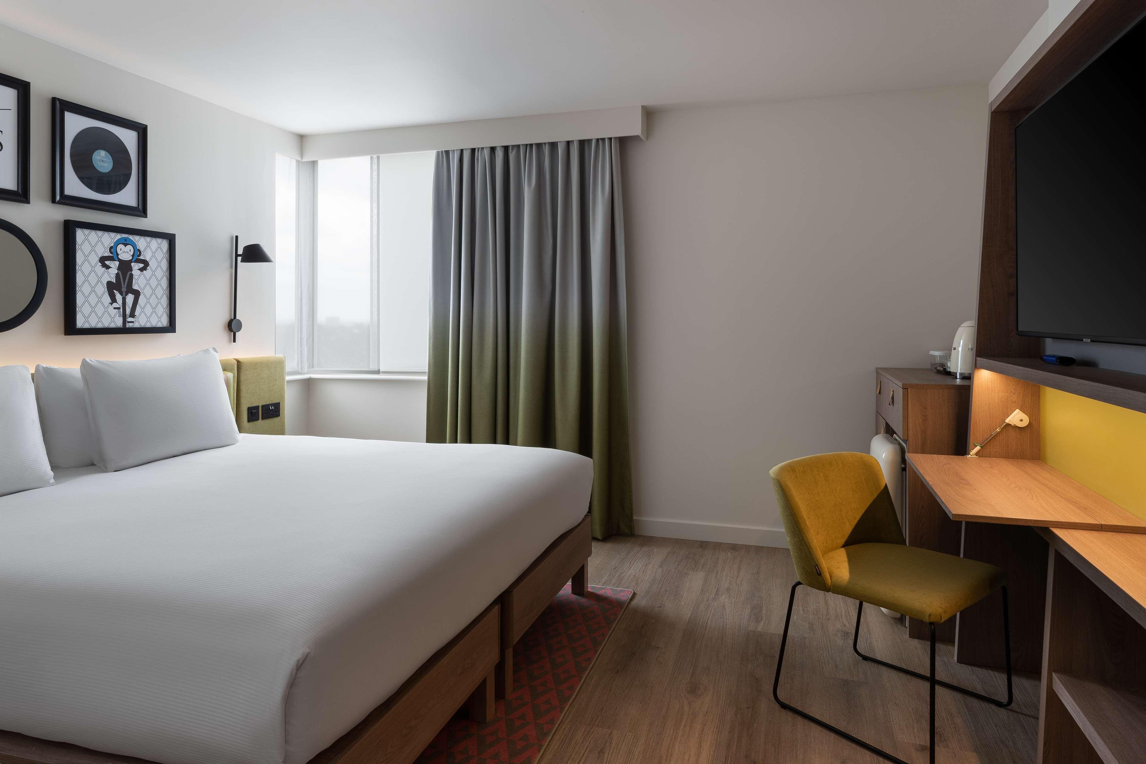 Готель Hampton By Hilton London Ealing Екстер'єр фото