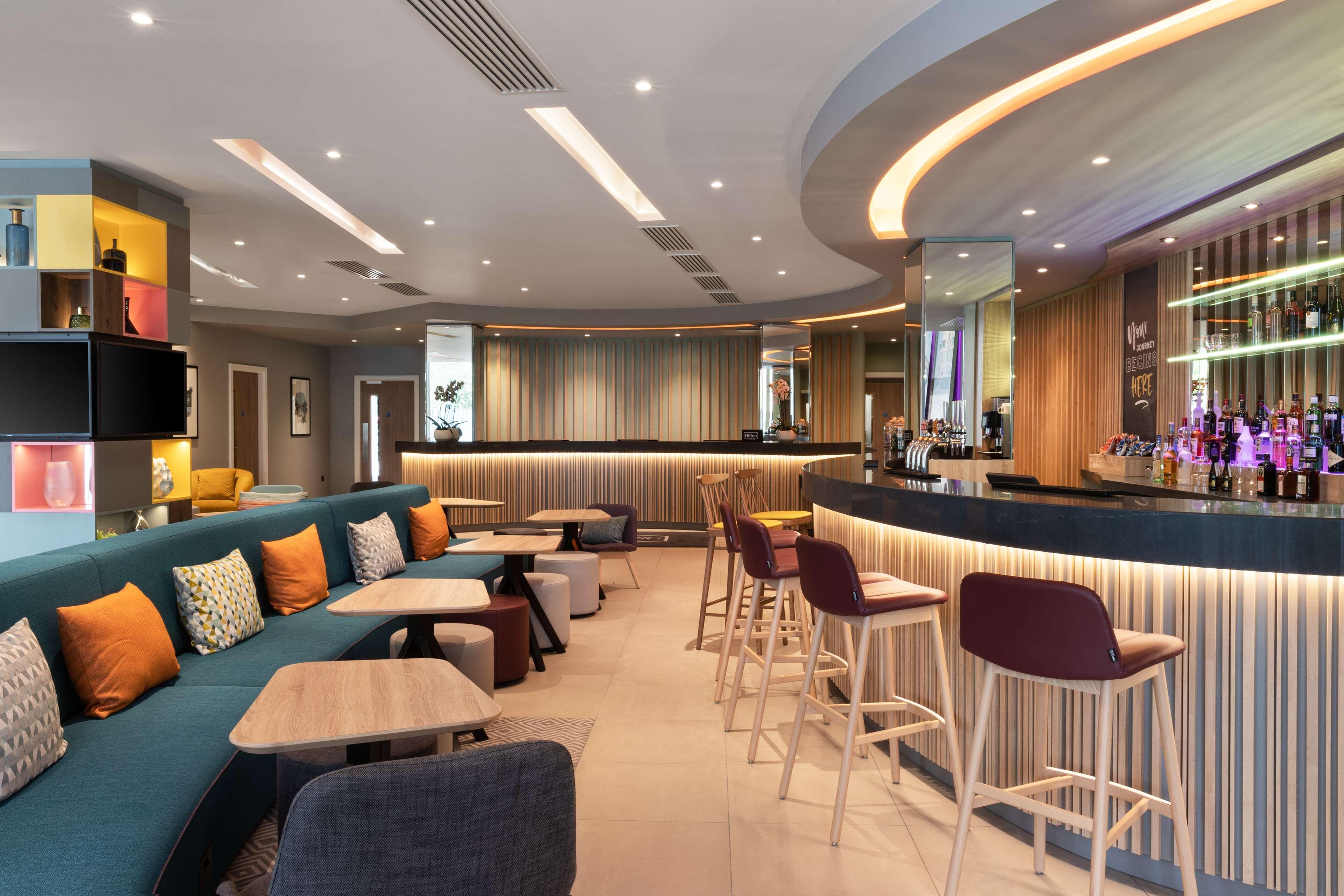 Готель Hampton By Hilton London Ealing Екстер'єр фото